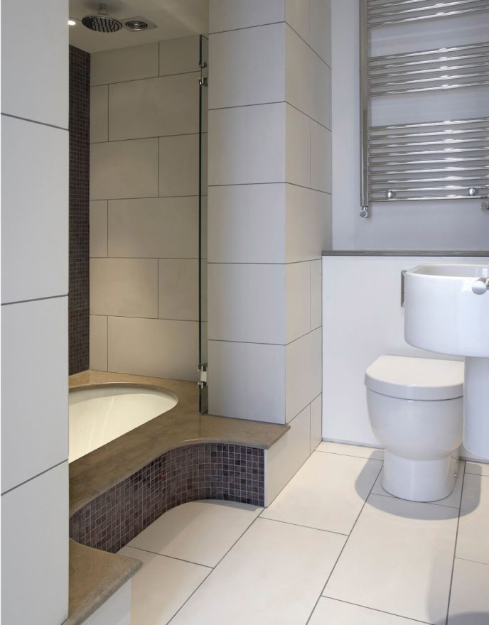 4R -Cornwall_Gardens_kitchen_furniture_toilet_shower