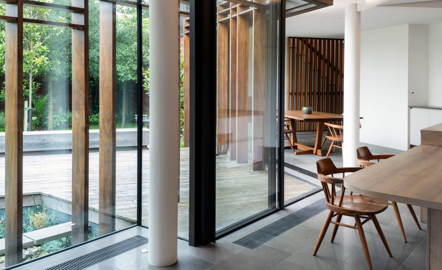 2MTheGardenHouse_window