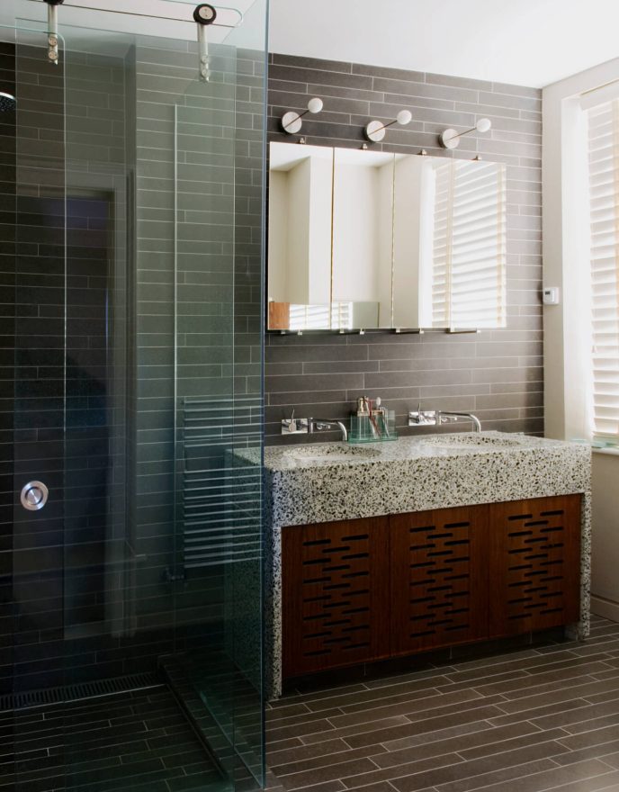 4LChester_gate_bathroom_shower Chester Gata Bathroom